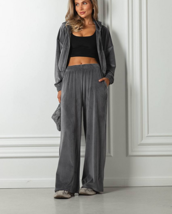 57 Велюровий костюм із капюшоном з прямими штанами